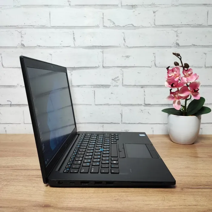 Ноутбук Dell Latitude 7490 / 14" (1366x768) TN / Intel Core i7-7600U (2 (4) ядра по 2.8 - 3.9 GHz) / 16 GB DDR4 / 256 GB SSD / Intel HD Graphics 620 / WebCam б/в - зображення 5