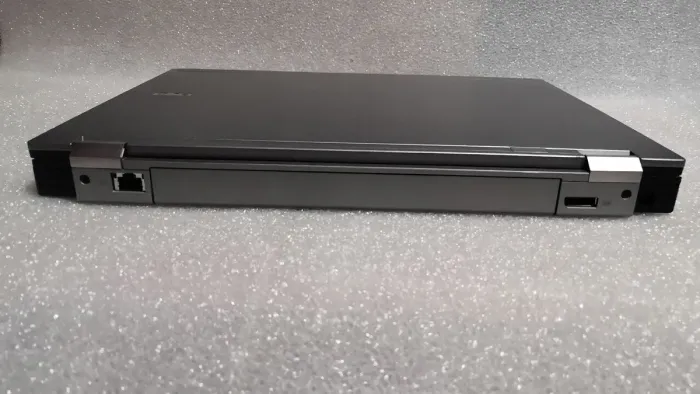 Ноутбук Dell Latitude E6410 / 14'' TN / Core i3-370M (2(4) ядра по 2.4GHz) / 4GB DDR3 / 160 GB HDD / NVS 3100M, 512MB GDDR3, 64-bit / DVD-ROM б/в - зображення 8