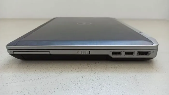 Ноутбук Dell Latitude E6420 / 14" (1366x768) TN / Intel Core i5-2520M (2 (4) ядра по 2.5 - 3.2 GHz) / 8 GB DDR3 / 240 GB SSD / Intel HD Graphics 3000 / WebCam / VGA б/в - зображення 4