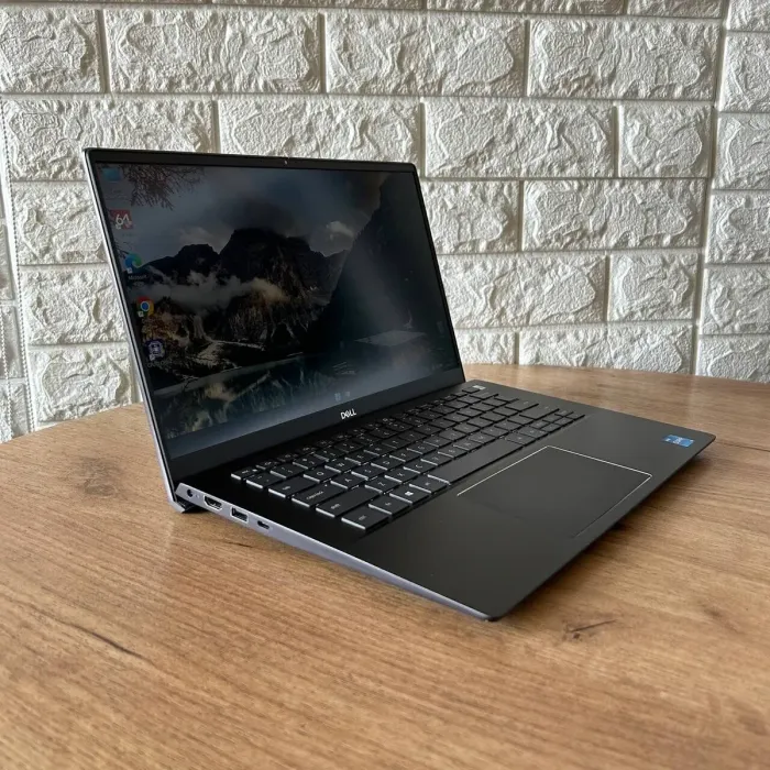 Ультрабук Б-клас Dell Vostro 5402 / 14" (1920x1080) IPS / Intel Core i5-1135G7 (4 (8) ядра по 2.4 - 4.2 GHz) / 8 GB DDR4 / 256 GB SSD NVMe / Intel Iris Xe Graphics / WebCam б/в - зображення 4