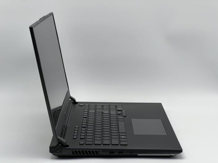 Ігровий ноутбук Б-класу Asus ROG Strix G713PI / 17,3" (2560x1440) IPS / AMD Ryzen 9 7945HX (16 (32) ядер по 2,5 - 5,4 ГГц) / 32 ГБ DDR5 / 960 ГБ SSD / nVidia GeForce RTX 4070, 8 ГБ GDDR6, 128-біт / WebCam б/в - изображение 3