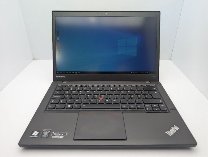 Ноутбук Lenovo ThinkPad T440s / 14" (1600x900) TN / Intel Core i5-4300U (2 (4) ядра по 1.9 - 2.9 GHz) / 8 GB DDR3 / 120 GB SSD / Intel HD Graphics 4400 / WebCam б/в - изображение 2