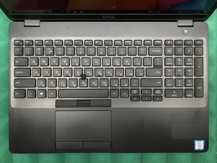 Ноутбук Б-клас Dell Latitude 5500 / 15.6" (1920x1080) IPS / Intel Core i5-8365U (4 (8) ядра по 1.6 - 4.1 GHz) / 16 GB DDR4 / 256 GB SSD M.2 / Intel UHD Graphics 620 / WebCam / USB 3.1 / HDMI / Windows 10 б/в - зображення 4