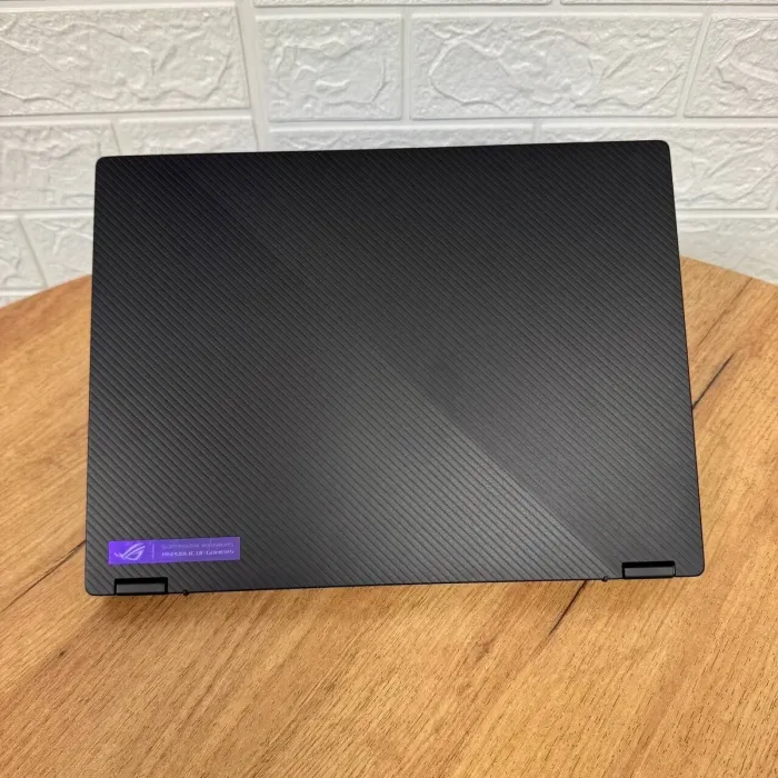 Ігровий ультрабук-трансформер Asus Rog Flow x13 GV301QH / 13.4" (3840x2400) IPS Touch / AMD Ryzen 9 5980HS (8 (16) ядер по 3.0 - 4.8 GHz) / 32 GB DDR4 / 1000 GB SSD / nVidia GeForce GTX 1650, 4 GB GDDR6, 128-bit / WebCam б/в - зображення 3