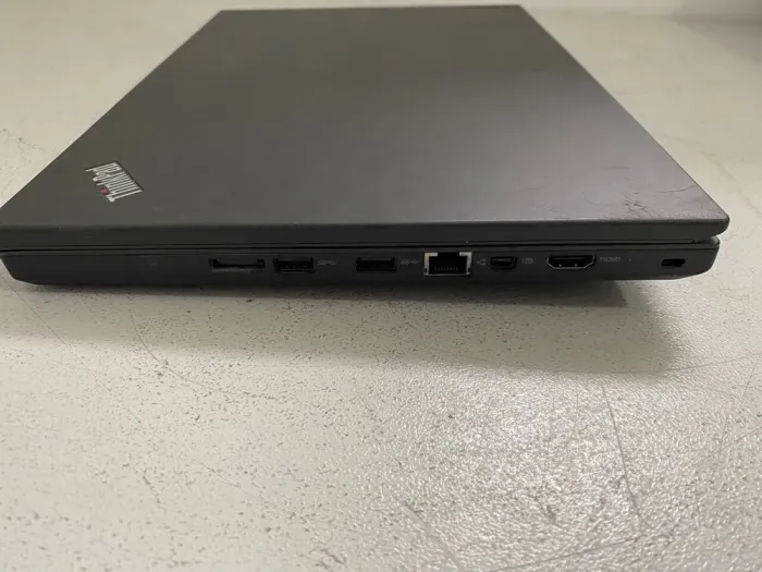 Ноутбук Lenovo ThinkPad T460p / 14" (1920x1080) IPS / Intel Core i7-6820HQ (4 (8) ядра 2.7 - 3.6 GHz) / 16 GB DDR4 / 256 GB SSD / nVidia GeForce 940MX, 2 GB GDDR3, 64-bit / WebCam б/в - зображення 4