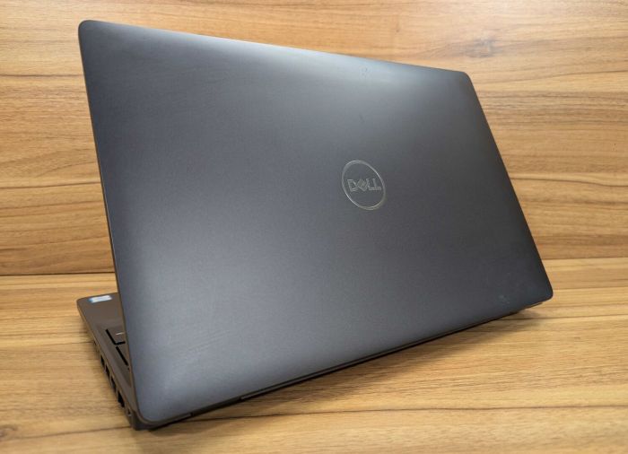 Мобільна робоча станція Dell Precision 3541 / 15,6" (1920x1080) IPS / Intel Core i7-9850H (6 (12) ядер по 2,6 - 4,6 ГГц) / 16 ГБ DDR4 / 512 ГБ SSD / nVidia Quadro P620, 4 ГБ GDDR5 128-bit / WebCam / Windows 10 б/в - изображение 7