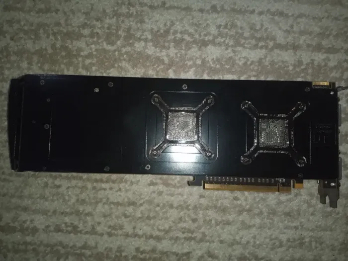 Дискретна відеокарта AMD Radeon HD 5970, 2 GB GDDR5, 256-bit / 2x DVI, 1x miniDP б/в - зображення 3