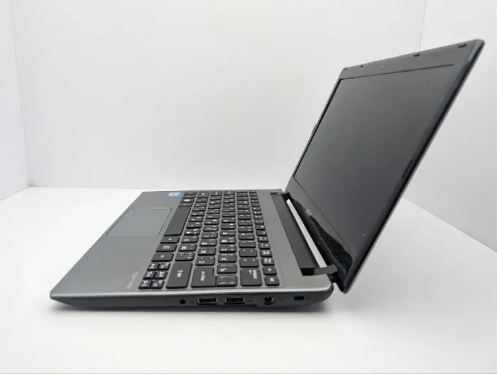 Нетбук Acer Aspire V5-171 / 11.6" (1366x768) TN / Intel Core i3-2377M (2 (4) ядра по 1.5 GHz) / 6 GB DDR3 / 500 GB HDD / Intel GD Graphics / WebCam б/в - зображення 5