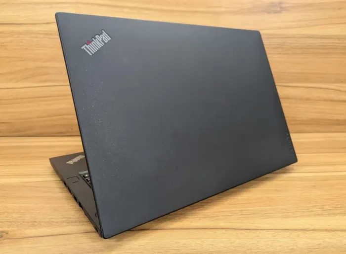 Ультрабук Б-клас Lenovo ThinkPad T470 / 14" (1920x1080) IPS / Intel Core i7-7600U (2 (4) ядра по 2.8 - 3.9 GHz) / 8 GB DDR4 / 240 GB SSD / Intel HD Graphics 520 / WebCam / TouchID / Windows 10 б/в - зображення 9