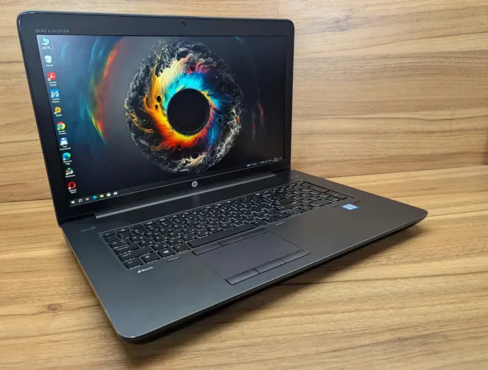 Мобільна робоча станція HP zBook 17 G3 / 17.3" (1920x1080) IPS / Intel Xeon E3-1575M v5 (4 (8) ядра по 3.0 - 3.9 GHz) / 32 GB DDR4 / 1000 GB SSD / nVidia Quadro M5000M, 8 GB GDDR5, 256-bit / WebCam / Fingerprint / Windows 10 б/в - зображення 4