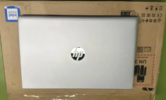 Ультрабук HP ProBook 450 G10 / 15.6" (1920x1080) IPS / Intel Core i7-1355U (10 (12) ядер по 3.7-5 GHz) / 16 GB DDR5 / 256 GB SSD / Intel Iris Xe Graphics eligible / WebCam / Win 11 PRO Lic б/в - зображення 3