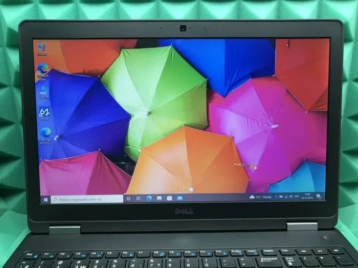 Ноутбук Б-клас Dell Latitude E5570 / 15.6" TN / Core i5-6200U (2(4) ядра по 2.3-2.8GHz) / 8GB DDR4 / 256GB SSD / HD Graphics 520 / WebCam / HDMI / Win 10 б/в - зображення 3