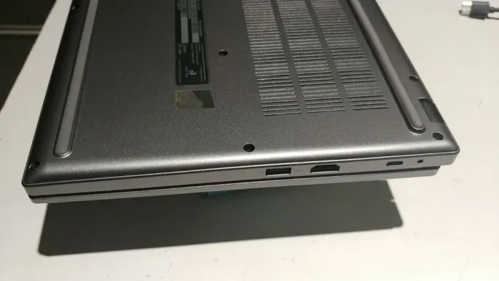 Ультрабук Б-клас Acer TravelMate P214-55-58BP / 14" (1920x1200) IPS / Intel Core i5-1335U (10 (12) ядер по 3.4 - 4.6 GHz) / 16 GB DDR4 / 512 GB SSD / Intel Iris Xe Graphics / Webcam б/в - зображення 5