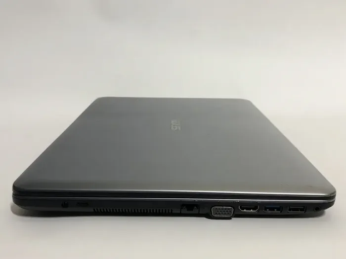 Ноутбук Б-клас Asus R541U / 15.6" (1920x1080) TN / Intel Core i5-7200U (2 (4) ядра по 2.5 - 3.1 GHz) / 4 GB DDR4 / 128 GB SSD / Intel HD Graphics 620 / WebCam / Win 10 Home б/в - зображення 4