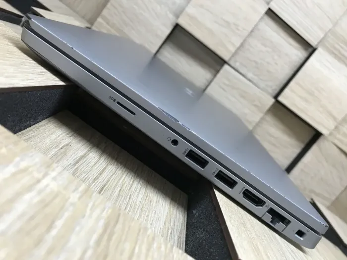 Ультрабук Б-клас Dell Latitude 5420 / 14" (1920x1080) IPS / Intel Core i5-1135G7 (4 (8) ядра по 4.2 GHz) / 8 GB DDR4 / 256 GB SSD M.2 / Intel Iris Xe Graphics / WebCam / Windows 10 б/в - зображення 6