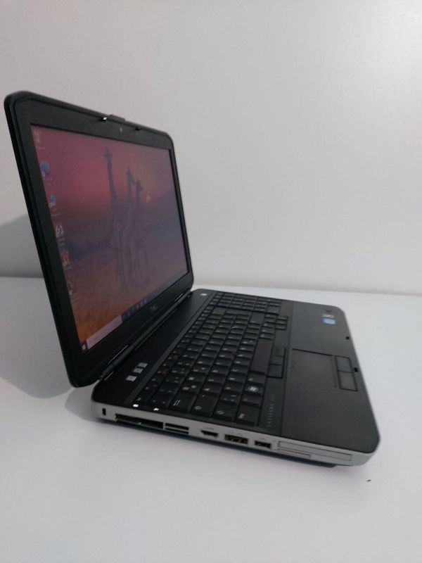 Ноутбук Dell Latitude E5530 / 15.6" (1366x768) TN / Intel Core i5-3210M (2 (4) ядра по 2.5 - 3.1 GHz) / 16 GB DDR3 / 256 GB SSD / Intel HD Graphics 4000 / WebCam / DVD-ROM б/в - зображення 4