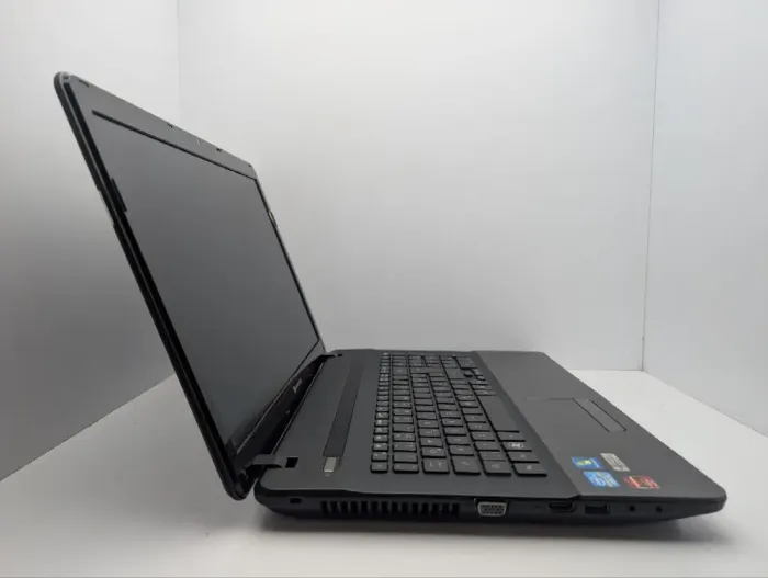 Ноутбук Packard Bell LS11HR / 17.3" (1600x900) TN / Intel Core i5-2430M (2 (4) ядра по 2.4 - 3.0 GHz) / 8 GB DDR3 / 120 GB SSD + 500 GB HDD / AMD Radeon HD 6550M, 1 GB GDDR3, 128-bit / WebCam / DVD-ROM б/в - зображення 4