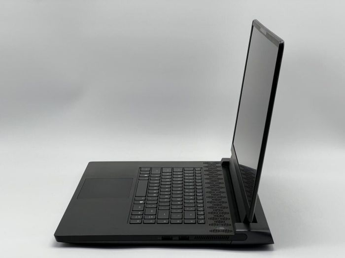 Ігровий ноутбук Б-класу Dell Alienware M17 R5 / 17,3" (1920x1080) IPS / AMD Ryzen 7 6800H (8 (16) ядер по 3,2 - 4,7 ГГц) / 32 ГБ DDR4 / 1440 ГБ SSD / nVidia GeForce RTX 3070 Ti, 8 ГБ GDDR6, 256-біт / Веб-камера б/в - зображення 4