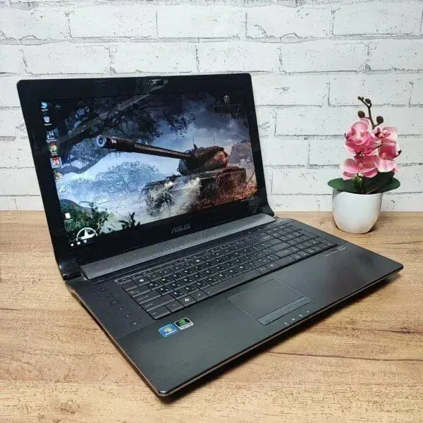 Ноутбук Asus N73S / 17.3" (1920x1080) TN / Intel Core i7-2630QM (4 (8) ядра по 2.0 - 2.9 GHz) / 20 GB DDR3 / 512 GB SSD / nVidia GeForce GT 520M, 1 GB GDDR3, 64-bit / WebCam б/в - зображення 5