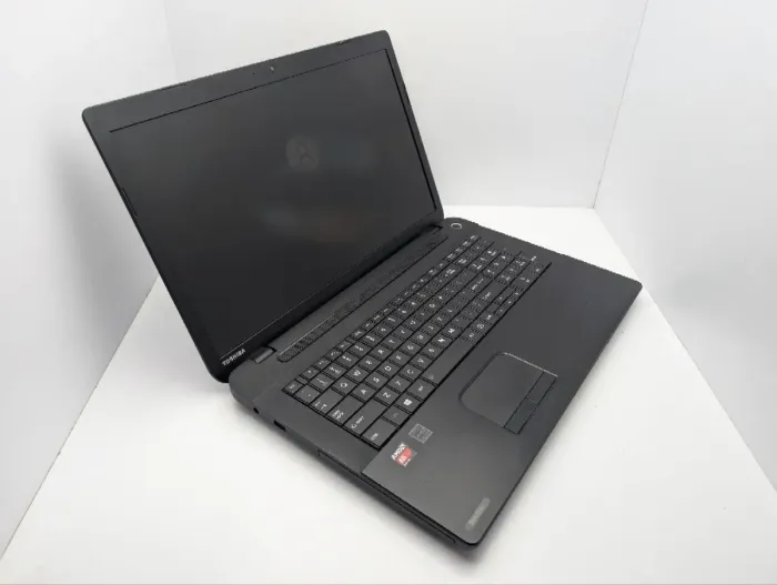 Ноутбук Toshiba Satellite C70-D-A / 17.3" (1600x900) TN / AMD A6-5200 (4 ядра по 2.0 GHz) / 8 GB DDR3 / 240 GB SSD / AMD Radeon HD 8400 Graphics / WebCam б/в - зображення 6