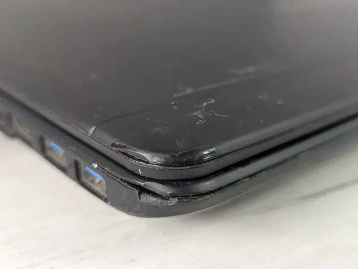 Ноутбук Б-клас Medion Akoya D15SHN / 15.6" (1920x1080) TN / Intel Core i7-6500U (2 (4) ядра по 2.5 - 3.1 GHz) / 16 GB DDR4 / 128 GB SSD + 1000 GB HDD / nVidia GeForce GTX 950M, 2 GB GDDR3, 128-bit / WebCam / DVD-ROM б/в - зображення 3