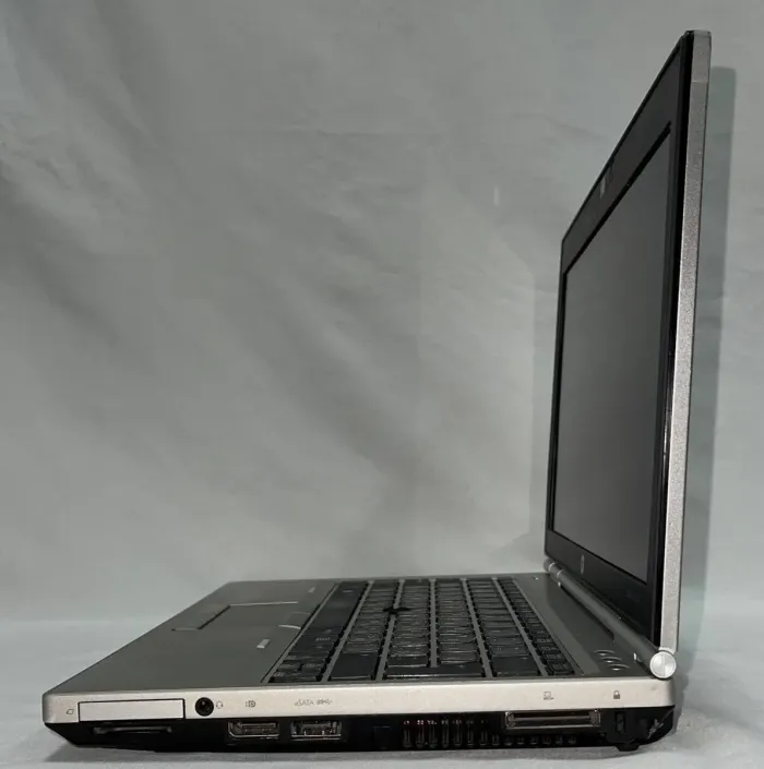Нетбук HP EliteBook 2560p / 12.5" TN / Intel Core i5-2520M (2(4) ядра по 2.5-3.2 GHz) / 8GB DDR3 / 128GB SSD / HD Graphics 3000 / DVD-ROM / VGA б/в - зображення 4
