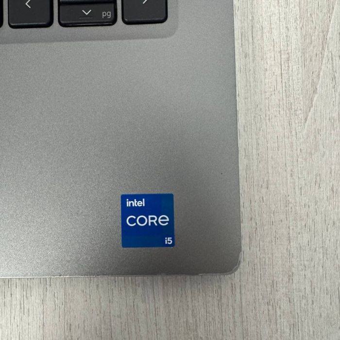 Ультрабук Б-клас Dell Latitude 5320 / 13.3" (1920x1080) IPS / Intel Core i5-1145G7 (4 (8) ядра по 2.6 - 4.4 GHz) / 16 GB DDR4 / 128 GB SSD / Intel Iris Xe Graphics / WebCam б/в - изображение 4