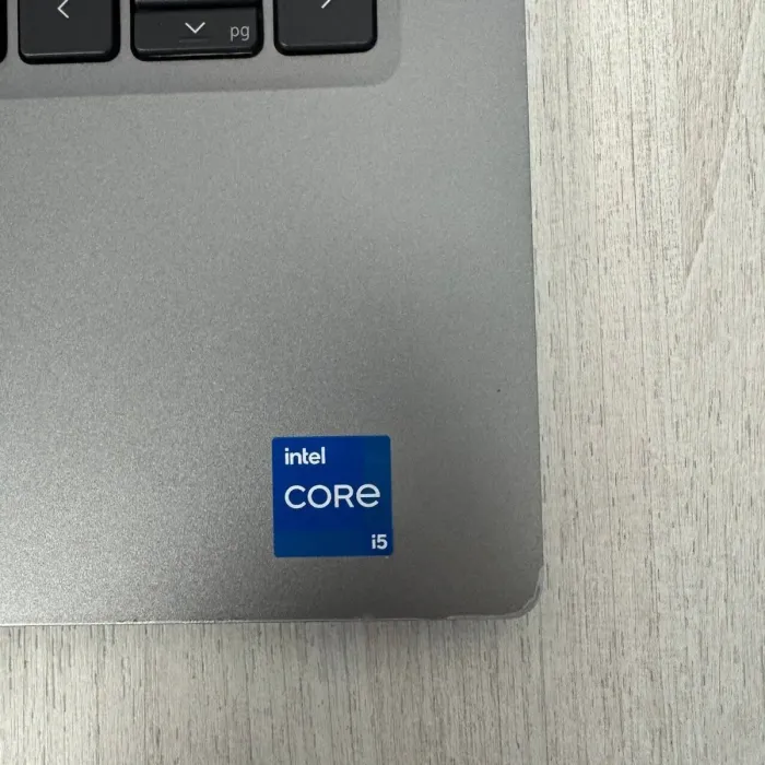 Ультрабук Б-клас Dell Latitude 5320 / 13.3" (1920x1080) IPS / Intel Core i5-1145G7 (4 (8) ядра по 2.6 - 4.4 GHz) / 16 GB DDR4 / 128 GB SSD / Intel Iris Xe Graphics / WebCam б/в - зображення 4