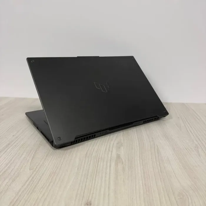 Ігровий ноутбук Asus TUF Gaming A17 FA707RE / 17.3" (1920x1080) IPS / AMD Ryzen 7 6800H (8 (16) ядер по 3.2 - 4.7 GHz) / 16 GB DDR5 / 512 GB SSD NVMe / nVidia GeForce RTX 3050 Ti, 4 GB GDDR6, 128-bit / WebCam б/в - зображення 6