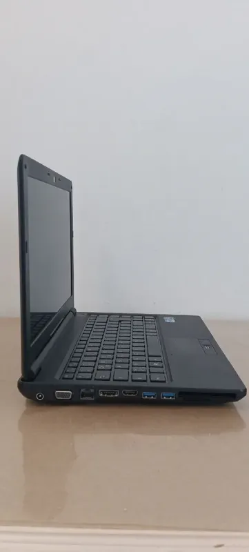 Ноутбук Terra Mobile 1340 / 13.3'' (1366x768) TN / Intel Core i3-2350M (2 (4) ядра по 2.3 GHz) / 4 GB DDR3 / 1000 GB HDD / Intel HD Graphics 3000 / WebCam / HDMI / Win 10 Pro / АКБ отсутствует б/в - зображення 4