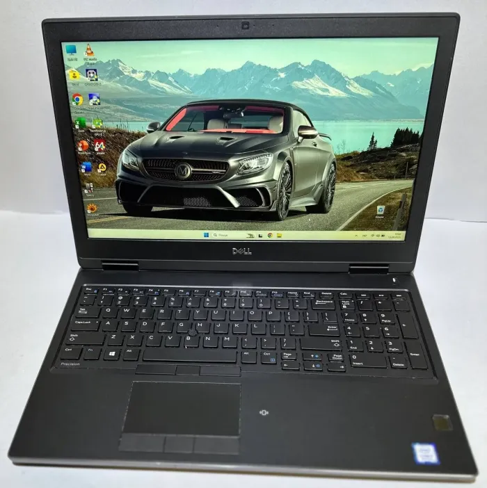 Мобільна робоча станція Dell Precision 7530 / 15.6" (1920x1080) IPS / Intel Core i7-8850H (6 (12) ядер по 2.6 - 4.3 GHz) / 64 GB DDR4 / 512 GB SSD / nVidia Quadro P2000, 4 GB GDDR5, 128-bit / WebCam / Win 11 Pro б/в - зображення 2