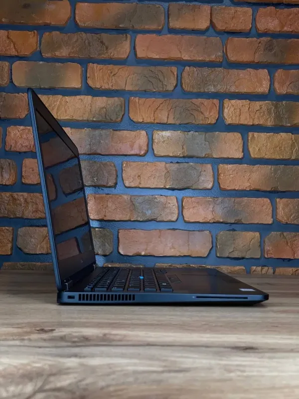 Ультрабук Dell Latitude E7470 / 14" IPS / Intel Core i5-6300U (2(4) ядра по 2.4-3 GHz) / 8GB DDR4 / 256GB SSD / HD Graphics 520 / WebCam / HDMI б/в - зображення 6