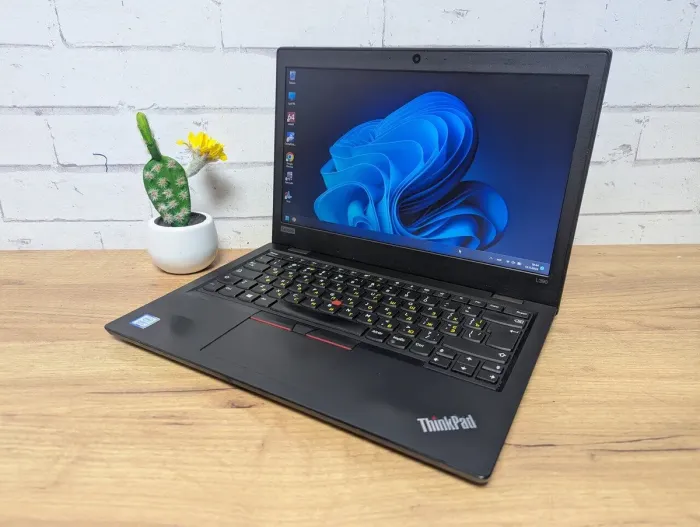 Ультрабук Lenovo ThinkPad L390 / 13.3" (1366x768) TN / Intel Core i3-8145U (2 (4) ядра по 2.1 - 3.9 GHz) / 16 GB DDR4 / 256 GB SSD / Intel UHD Graphics / WebCam б/в - зображення 4