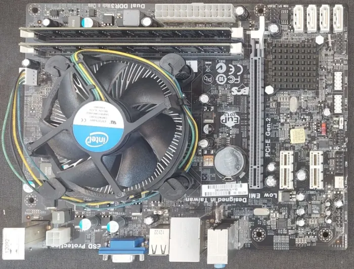 Комплект: Материнська плата ECS Elitegroup H61H2-M12 / LGA1155 / Intel Core i5-2400 (4 ядра по 3.1 - 3.4 GHz) / 16 GB DDR3 / Intel HD Graphics 2000 б/в - зображення 3