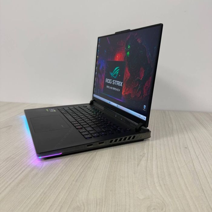 Ігровий ноутбук Asus ROG Strix Scar 16 G634JZ / 16" (2560x1600) IPS / Intel Core i9-13980HX (24 (32) ядер по 2.2 - 5.5 GHz) / 32 GB DDR5 / 1000 GB SSD NVMe / nVidia GeForce RTX 4080, 12 GB GDDR6, 192-bit / WebCam б/в - зображення 5