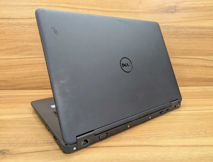 Ноутбук Dell Latitude E5470 / 14" (1920x1080) IPS / Intel Core i5-6300U (2 (4) ядра по 2.4 - 3.0 GHz) / 8 GB DDR4 / 256 GB SSD / Intel HD Graphics 520 / WebCam / Windows 10 б/в - зображення 7