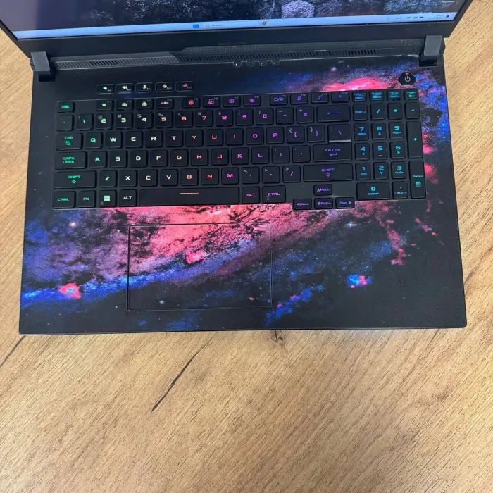 Ігровий ноутбук Б-клас Asus ROG Strix SCAR G733PY / 17.3" (2560x1440) IPS / AMD Ryzen 9 7945HX (16 (32) ядер по 2.5 - 5.4 GHz) / 32 GB DDR5 / 1000 GB SSD / nVidia GeForce RTX 4090, 16 GB GDDR6, 256-bit / WebCam б/в - зображення 7