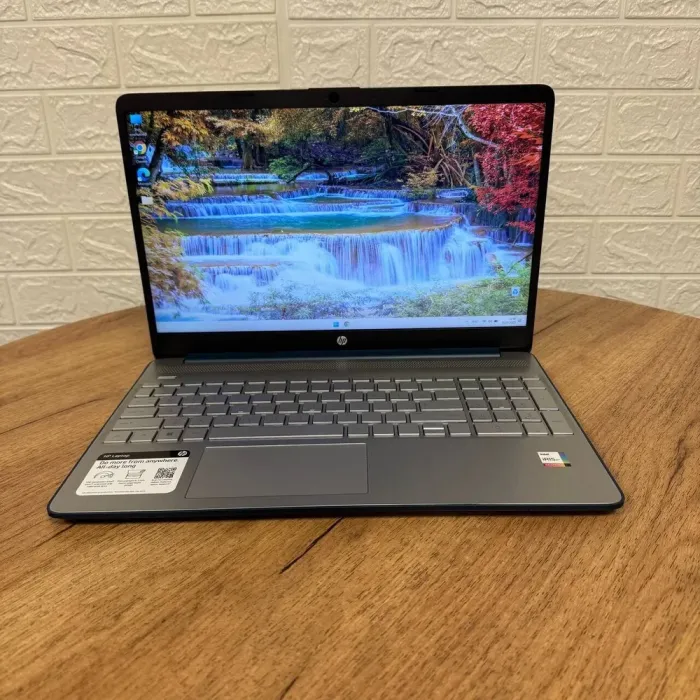 Ультрабук Б-клас HP 15-dy2762wm / 15.6" (1920x1080) TN / Intel Core i7-1165G7 (4 (8) ядра по 2.8 - 4.7 GHz) / 16 GB DDR4 / 512 GB SSD / Intel Iris Xe Graphics / WebCam б/в - зображення 2