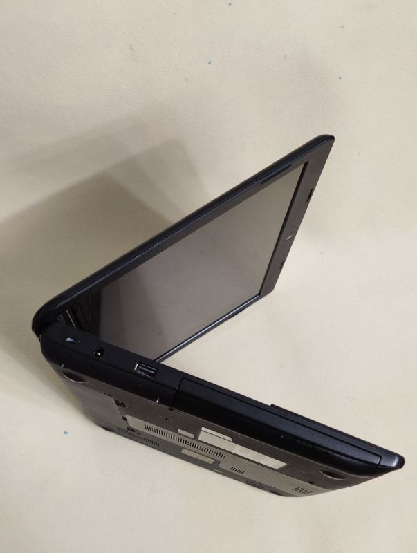 Ноутбук Toshiba Satellite C55 / 15.6" (1366x768) TN / Intel Core i3-3110M (2 (4) ядра по 2.4 GHz) / 8 GB DDR3 / 128 GB SSD / Intel HD Graphics 4000 / WebCam / DVD-ROM б/в - зображення 5