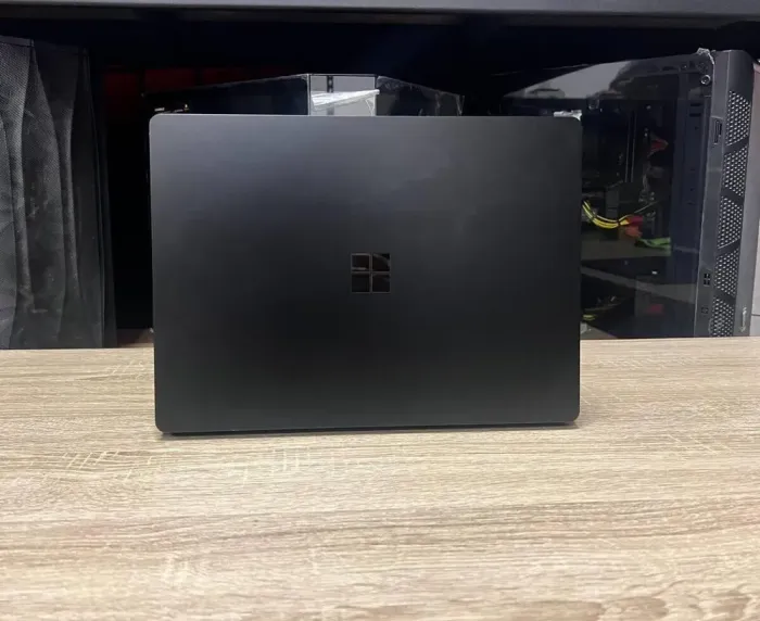 Ультрабук Microsoft Surface Laptop 4 / 13.5" (2256x1504) IPS Touch / Intel Core i7-1185G7 (4 (8) ядра по 3.0 - 4.8 GHz) / 16 GB DDR4 / 256 GB SSD / Intel Iris Xe Graphics / WebCam б/в - зображення 7