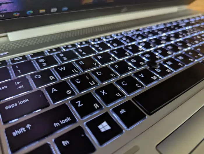 Ноутбук Б-клас HP EliteBook 850 G6 / 15.6" (1920x1080) IPS / Intel Core i7-8665U (4 (8) ядра по 1.9 - 4.8 GHz) / 16 GB DDR4 / 480 GB SSD / AMD Radeon 550X, 2 GB GDDR5, 128-bit / WebCam / TouchID / Windows 10 б/в - зображення 6