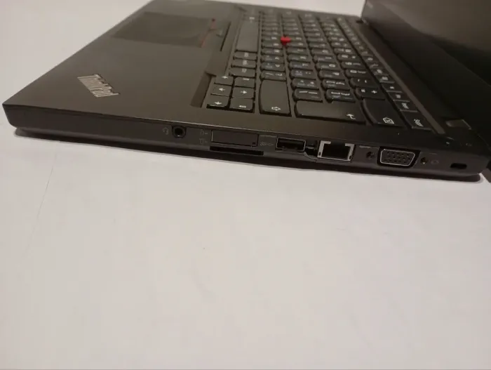 Ультрабук Б-клас Lenovo Thinkpad T450s / 14" (1366x768) TN / Intel Core i5-5200U (2 (4) ядра по 2.2 - 2.7 GHz) / 8 GB DDR3 / 128 GB SSD / Intel HD Graphics 5500 / WebCam б/в - зображення 5