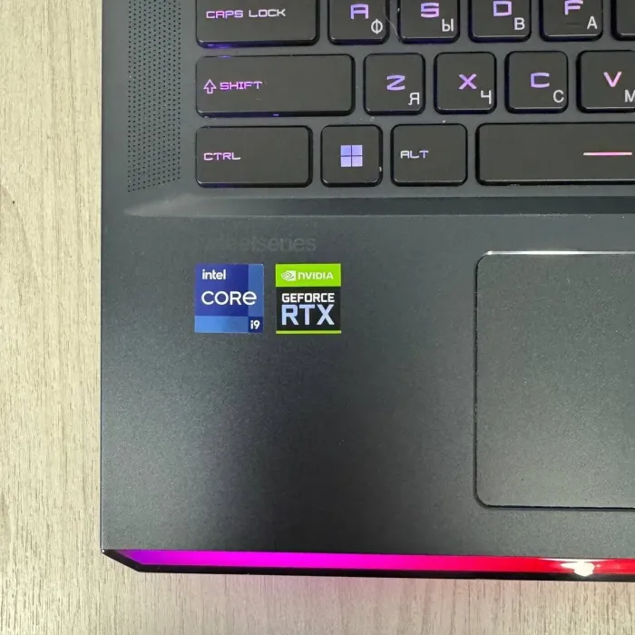 Ігровий ноутбук Б-класу MSI GE76 Raider 11UH / 17,3" (1920x1080) IPS / Intel Core i9-11980HK (8 (16 ядер по 3,3 - 5,0 ГГц) / 32 ГБ DDR4 / 512 ГБ SSD / nVidia GeForce RTX 3080, 16 ГБ GDDR6, 256-біт / WebCam б/в - зображення 5