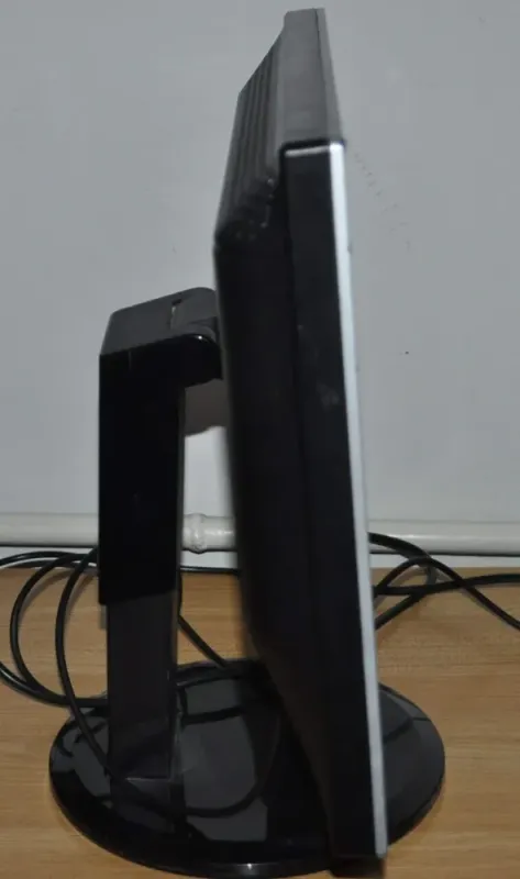 Монітор Б-клас AOC 2219P2 / 22" (1680x1050) TN / VGA, DVI / Вбудовані колонки 2x 1W / VESA 100x100 + Кабелі (VGA або DVI на вибір) та кабель живлення б/в - зображення 18