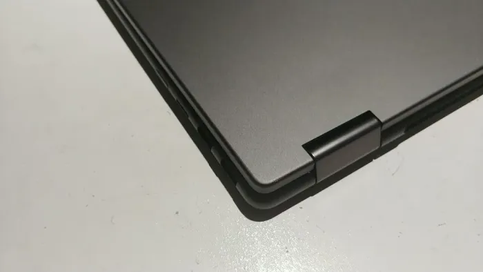 Ультрабук-трансформер Lenovo Yoga 7 16ARP8 / 16" (1920x1080) IPS Touch / AMD Ryzen 5 7535U (6 (12) ядер по 2.9 - 4.55 GHz) / 8 GB DDR5 / 512 GB SSD / AMD Radeon 660M / WebCam б/в - зображення 5