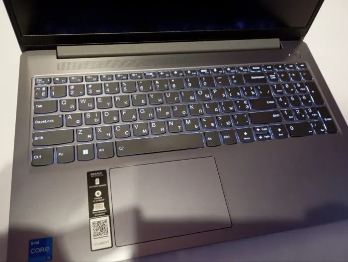 Ультрабук Lenovo IdeaPad Slim 3 15IAH8 / 15.6" (1920x1080) IPS / Intel Core i5-12450H (8 (12) ядра по 3.3 - 4.4 GHz) / 16 GB DDR5 / 512 GB SSD / Intel UHD Graphics / WebCam / Win 11 б/в - зображення 11