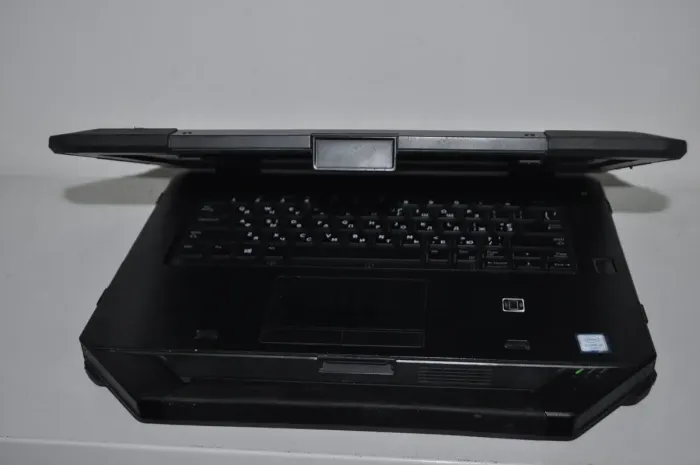 Захищений ноутбук Б-клас Dell Latitude 5414 Rugged / 14" (1366x768) TN / Intel Core i5-6300U (2 (4) ядра по 2.4 - 3.0 GHz) / 8 GB DDR4 / 120 GB SSD / Intel HD Graphics 520 / WebCam / Windows 11 Pro б/в - зображення 9