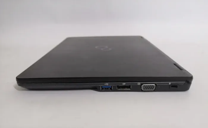 Нетбук Fujitsu LifeBook U727 / 12.5" (1920x1080) IPS / Intel Core i5-7200U (2 (4) ядра по 2.5 - 3.1 GHz) / 8 GB DDR4 / 128 GB SSD / Intel HD Graphics 620 / WebCam / VGA / Windows 10 Pro б/в - зображення 6