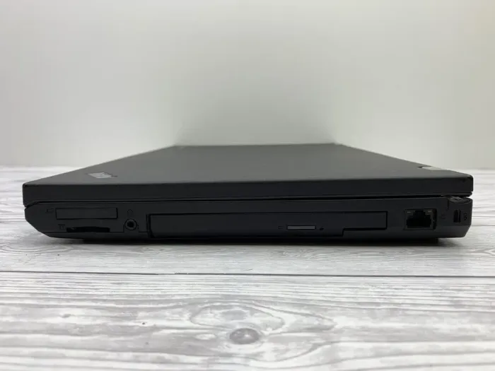 Ноутбук Б-клас Lenovo ThinkPad T530 / 15.6" (1920x1080) TN / Intel Core i7-3630QM (4 (8) ядра по 2.4 - 3.4 GHz) / 16 GB DDR3 / 240 GB SSD / nVidia NVS 5400M, 1 GB GDDR3, 128-bit / WebCam / DVD-ROM б/в - зображення 6