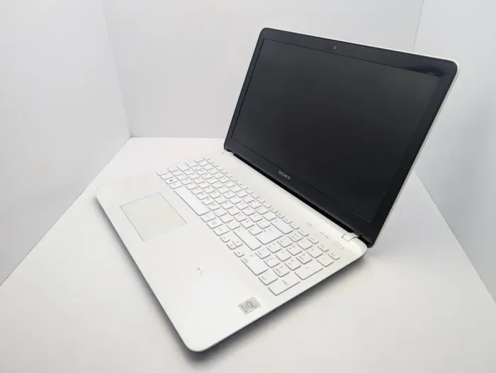 Ноутбук Sony Vaio SVF152C29M / 15.6" (1366x768) TN / Intel Pentium 2117U (2 ядра по 1.8 GHz) / 6 GB DDR3 / 128 GB SSD / Intel HD Graphics 2500 / WebCam б/в - зображення 4